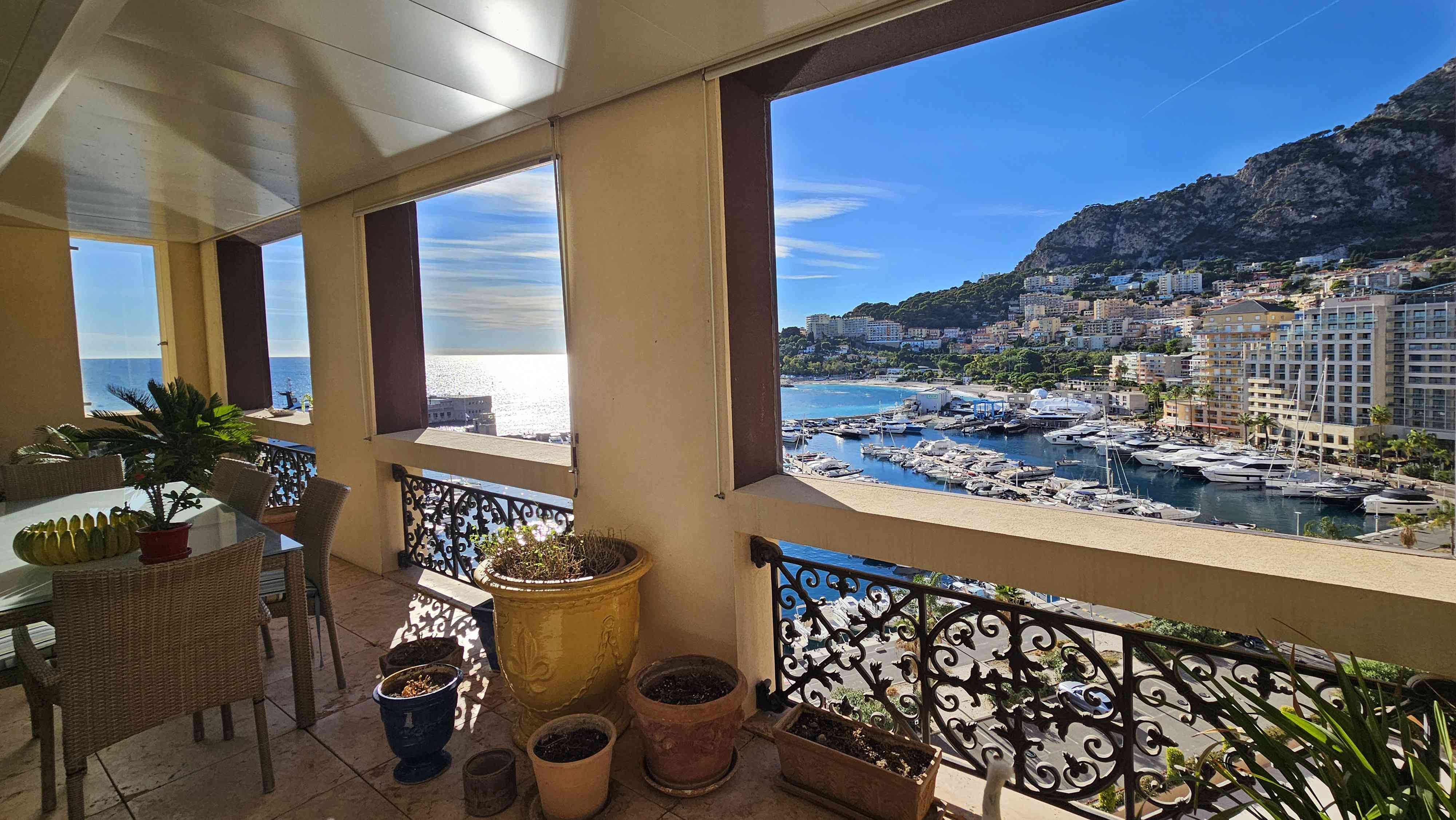 MAGNIFICENT_6-ROOM_APARTMENT_OVERLOOKING_SEA_,_CAP_D'AIL_HARBOUR,_BEACH_AND_MOUNTAINS